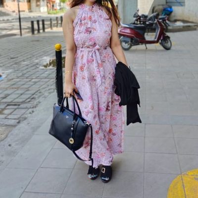 Wearing @faballey Maxi dress 😍 Check the beautiful cuts and print😍😍 Dm  for the purchase link 👍 . . #walkamilewithrohinireels ... | Instagram