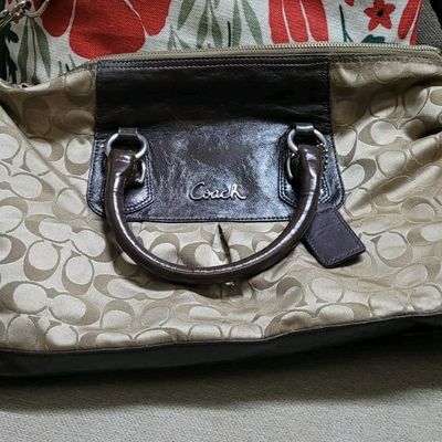 Handbags Brown Coach ladies sling bag at Rs 3350 in Balotra | ID:  2850595290430