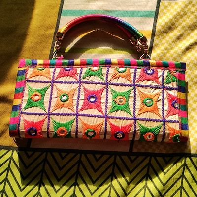 Slingbags | White Rajasthani Sling Bag, Hand bag. | Freeup-bdsngoinhaviet.com.vn