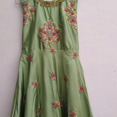 Beautiful Dress For Mehndi Function For Bride - Evilato