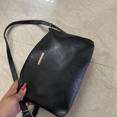 Sling bags black discount colour