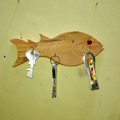 Fish-shaped wooden hangers