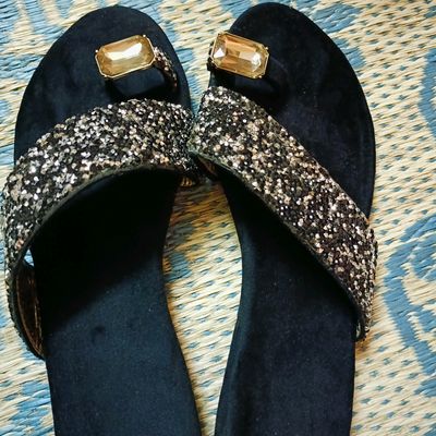 Buy Black Flat Sandals for Women Online in India - Westside