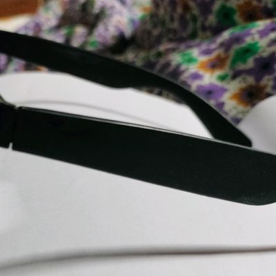 Are these sunglasses authentic..? I bought them off of Amazon but they just  feel like poor plastic. Came with a Luxottica barcode & serial number on  the box but I'm not sure.. :