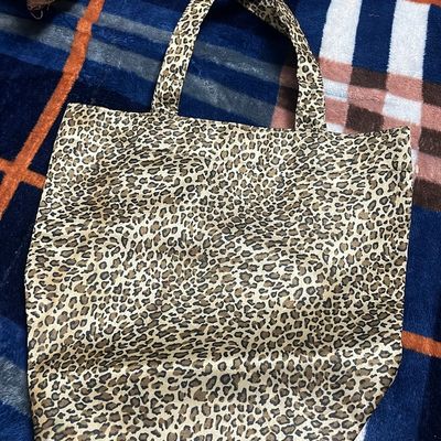 Jacquard-weave handbag - Light beige/Leopard print - Ladies | H&M IN