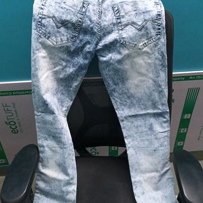 DDI - Denim De L'Ile - Normal jeans? - GRS Certified Recycled Fabric -  Jeanologia EIM score 19/100 - No PP No compromises to sustainability ♻️  @jeanologia @textileexchange #denimdelile #denimnerds #denimlovers  #sustainabledenim #