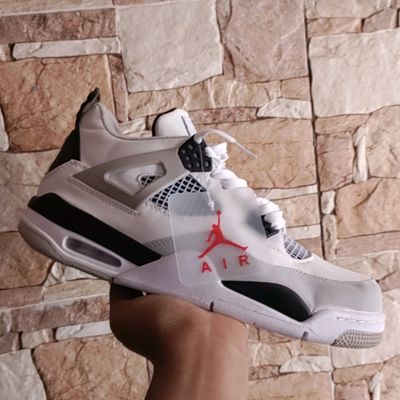 Air jordan best sale retro 4 white