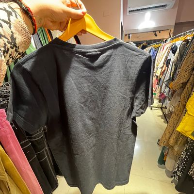 H and m long t clearance shirt