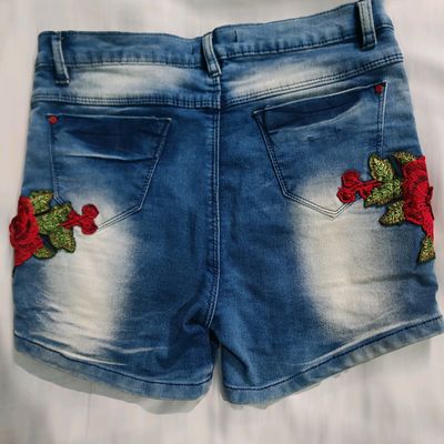 Designer Star Burst Ripped Denim Shorts Womens With Burnt Holes, High  Waist, Wide Leg, And Hip Wholesale Luxury Fashion Jeans From Memeii, $28.14  | DHgate.Com