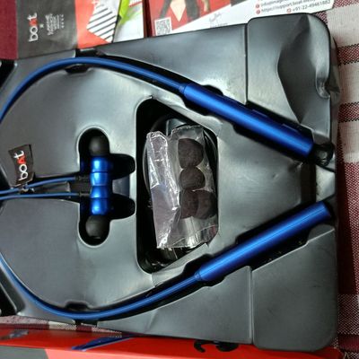 Bluetooth headphones boat discount 235v2