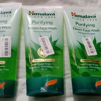 Himalaya Neem & Turmeric Soap - Cleanses & Purifies Skin – Himalaya  Wellness (India)