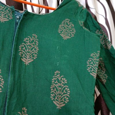Green Royal Paisley Kurti with Leggings | Cotton kurti designs, Indian  gowns dresses, Beautiful leggings