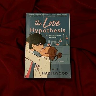 Fiction Books, The Love Hypothesis - Ali Hazelwood