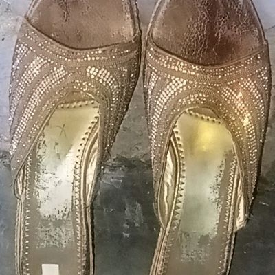 Women Embroidered Buy Platform Heel Online in India, Sandal Type: Golden  Heels Sandal at Rs 599/pair in Ambala