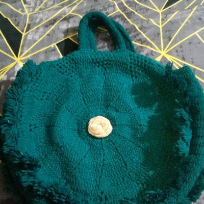 How to make a woolen ladies hand bag Or Purse Using Plastic Canvas | DIY  Ladies Purse Woolen Craft - YouTube | Woolen craft, Plastic canvas crafts,  Plastic canvas
