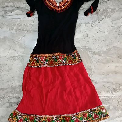 Shae by SASSAFRAS Ready to Wear Lehenga & V-Neck Ruched Crop Blouse -  Absolutely Desi