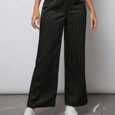 22 Comfy Outfits With Striped Pants To Try - Styleoholic