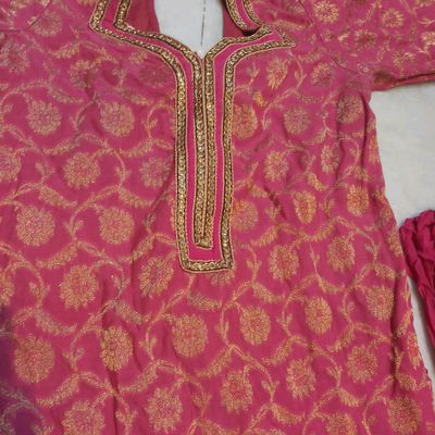 Buy Roohaniyat Pink Festival Chanderi Suit Set (Set Of 3) online
