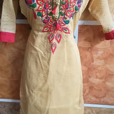 Floral Embroidered Thread Work Kurta – Tulsiya