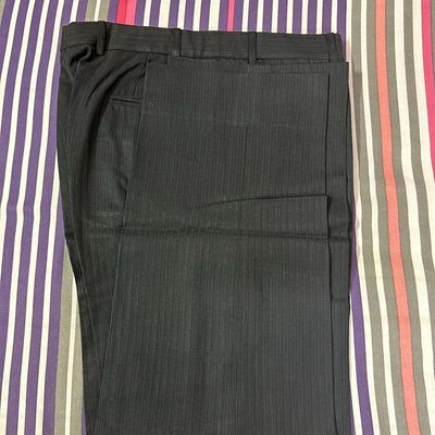 Buy Raymond Grey Slim Fit Checks Trousers for Mens Online @ Tata CLiQ