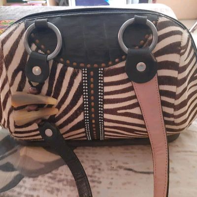 Handmade Hand Made Glass Bead Beaded Embroidery Handbag Coin Purse Wallet Zebra  Animal Tassel Designer Shoulder Bag Birthday Gifts & Crafts - China  Fortnite and Lady Wallet price | Made-in-China.com