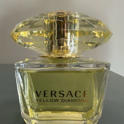 Yellow best sale perfume versace