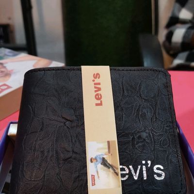 Bags | Levis Mens Extra Capacity Slim Bifold Wallet With Multiple Card  Slots | Poshmark