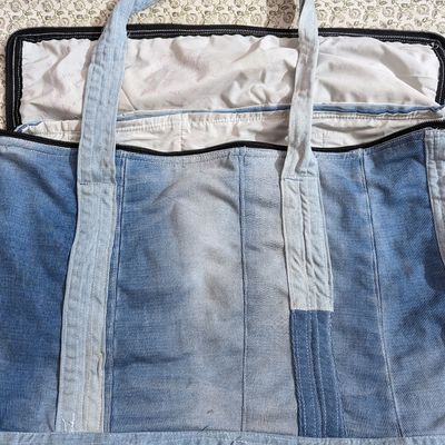 Pin by ruth on Idetorget | Denim tote bags, Jean purses, Recycled jeans bag