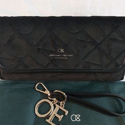 Oriflame Female Sequin Clutch at Rs 1000 in New Delhi | ID: 2850306673448