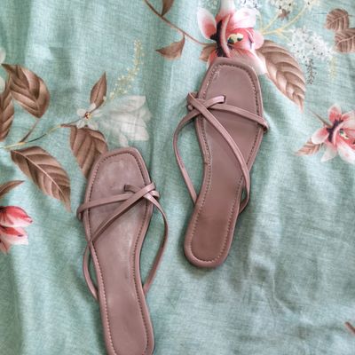 Max clearance flat sandals