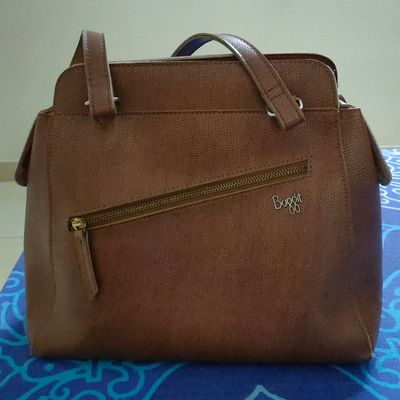 BAGGIT Women Colourblocked Handheld Bag | Lifestyle Stores | Magarpatta |  Pune