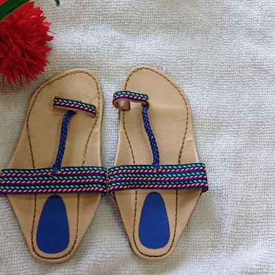 Small discount girl chappal