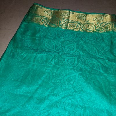 Rs.99முதல் Super Gift Sarees for Christmas New Year Pongal Latest New  Collection 1pcs Courier Online Shop Contact Details Mahalaxmi Saree… |  Instagram