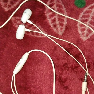 Local earphone online