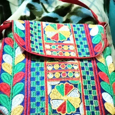 Bag Factory Tour: Jaipuri Bags/Purses Manufacturer | Embroidery Purse  Wholesale Market | Ethnic bags - YouTube
