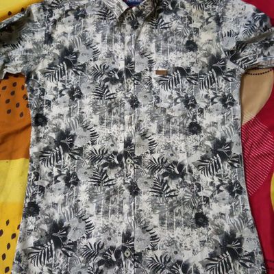 Short-Sleeve Floral Shirt - Black/White, Shirts