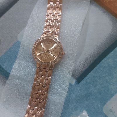 Dior ladies watch with golden colour dial for women collection - Goodsdream