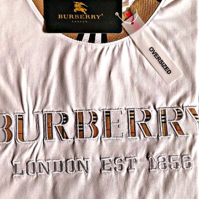 Burberry crew hotsell neck t shirt