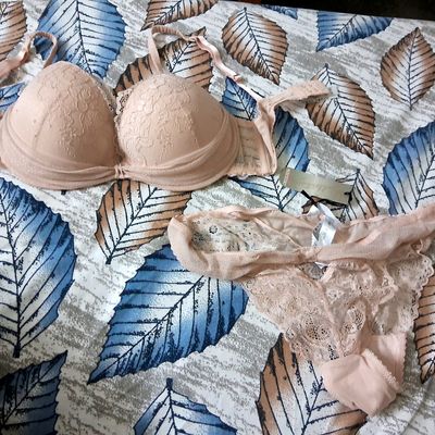 The Latest – Tagged Bras– Kit Preloved