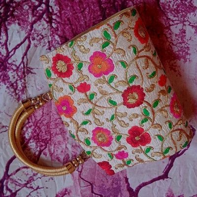 Buy CLASSIQUE Shantiniketan Pure Leather Ethnic Printed Hand Bag Purse  Small Red Flower Print at Amazon.in