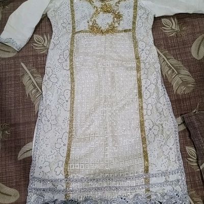 White Kashmiri Aari Work Embroidered Kurti Enriched With Floral Paisley  Pattern, Cashmere Kurti, Kashmere Kurti, Pheran Kurti, कश्मीरी कुर्ती -  Kyra International, Jammu | ID: 27284525497