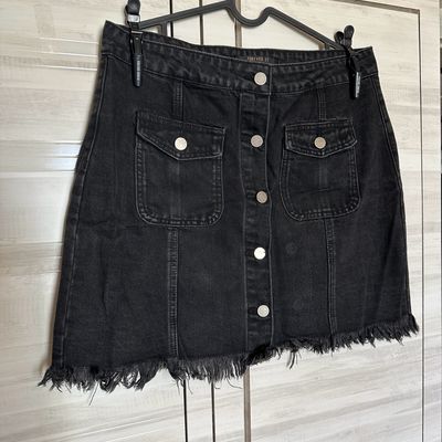 How to style long denim skirt | Gallery posted by Lianne Gomez | Lemon8