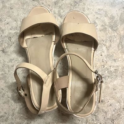 Barb Choit - Size 5.5 Off-White Heels | Via Vennetta | 1980s White Leather  Pumps | Vintage Wedding Accessory | Women's Vintage Dress Shoes for Sale |  Artspace