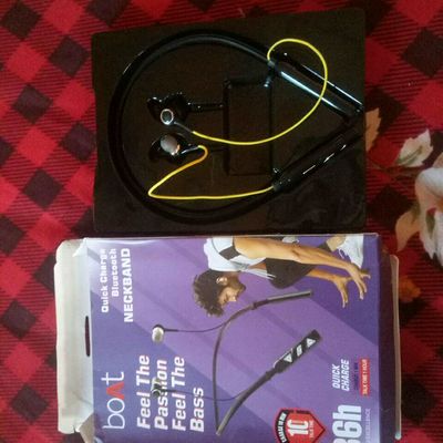 Boat discount earphones new