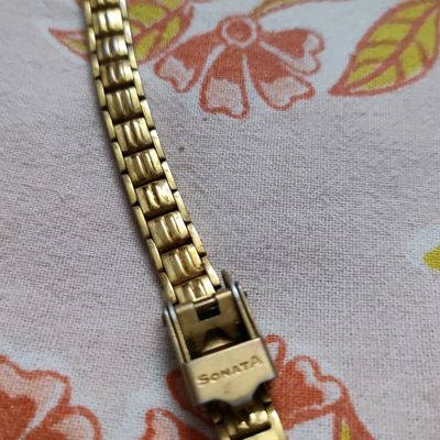 Sonata ladies gold chain on sale watches