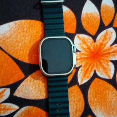 Apple Watch Series 7 clones surface showing flat display, new colour options