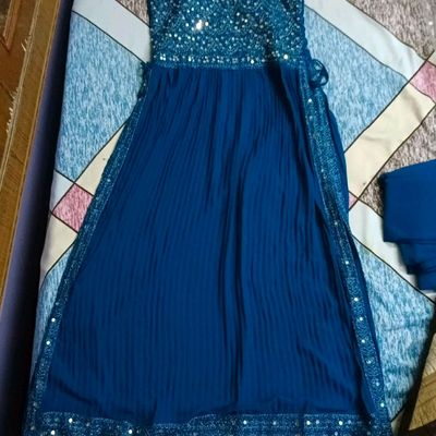 Pin by Fayza Akhtar on SHIVANGI JOSHI | Designer dresses indian, Kurti  designs, Kurti neck designs