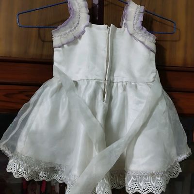 Baby frock 2025 white colour