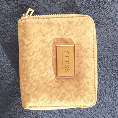 GUESS Laurel Small Zip-Around Wallet | Mall of America®