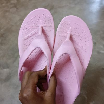 Top more than 70 pink shoes and sandals
